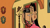Frida with her camera.png (3.24 MB)
