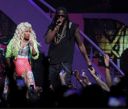 Nicki and 2 Chainz performing "Beez In the Trap"