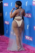 2018 VMAs carpet 3