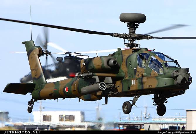 SD03 Hubschrauber Boeing AH-64 Apache 1:100 JGSDF Japan Army Militärfahrzeug 