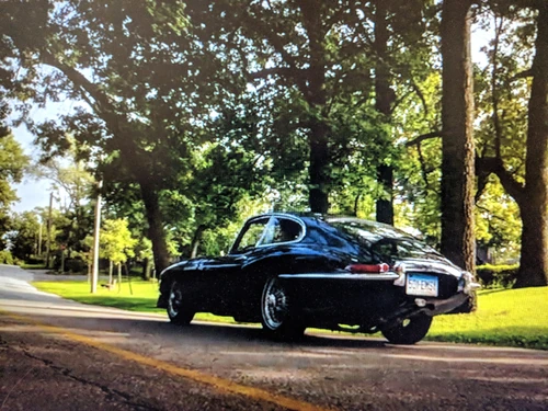 Nikita's (unknown) vintage car in s1e7-The_Recruit