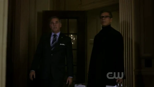 Jack and Roan enter the club