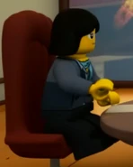 Business Woman sitting.png (190 KB)