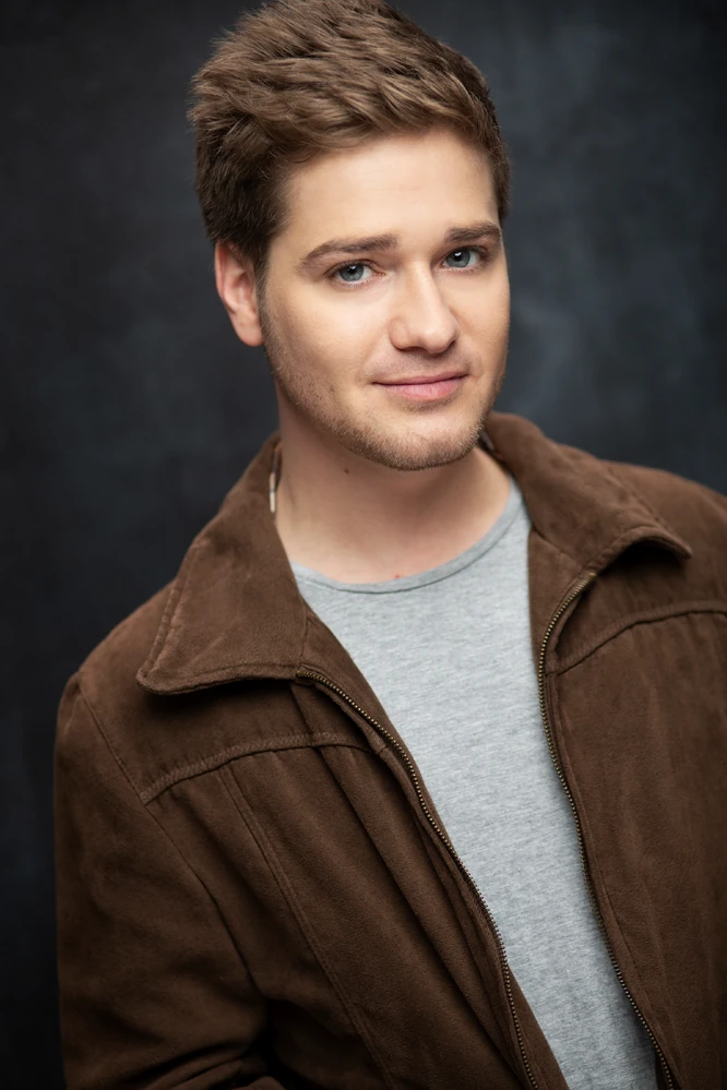 Трэвис тернер рост. Трэвис тернер. Трэвис тернер. Трэвис тернер актер рост. Oleg travis.