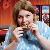 Holly Musgrave (969 KB) Holly Musgrave