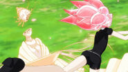 Morganite decapitating a lunarian