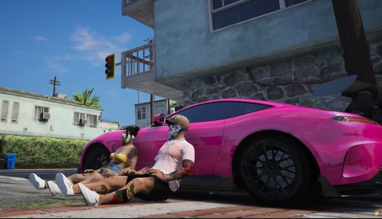 Louis and Cassie hang out in Vespucci, sitting against Louis' signature pink Furore GT.
