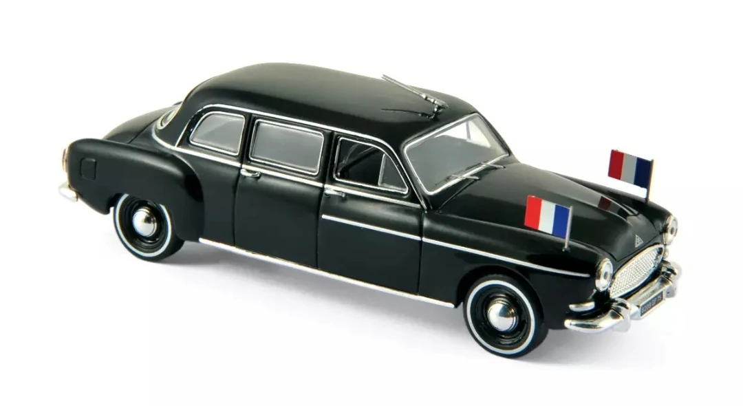 Renault Frégate Sévigné green (Norev) 1:18