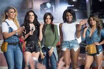 Error-de-photoshop-en-foto-de-fifth-harmony-950x630.jpg.imgw.1280.1280