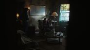 NOS4A2-Caps-1x09-Sleigh-House-01-Vic-Maggie-Scrabble-Bag.jpg (104 KB)
