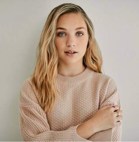 A little Fabletics story today. : r/MaddieZiegler