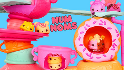 Num Noms Go-Go Cafe Playset with Scented Characters 