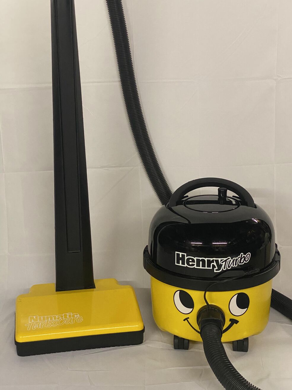 美品 ヘンリー Henry 掃除機 イエロー HVR200-22 デザイン家電の