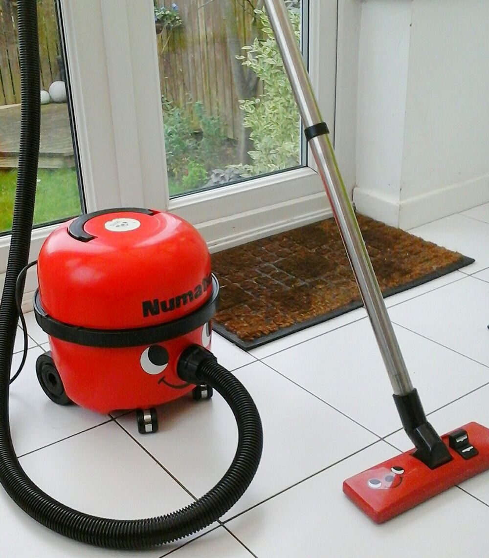 Henry (vacuum) - Wikipedia