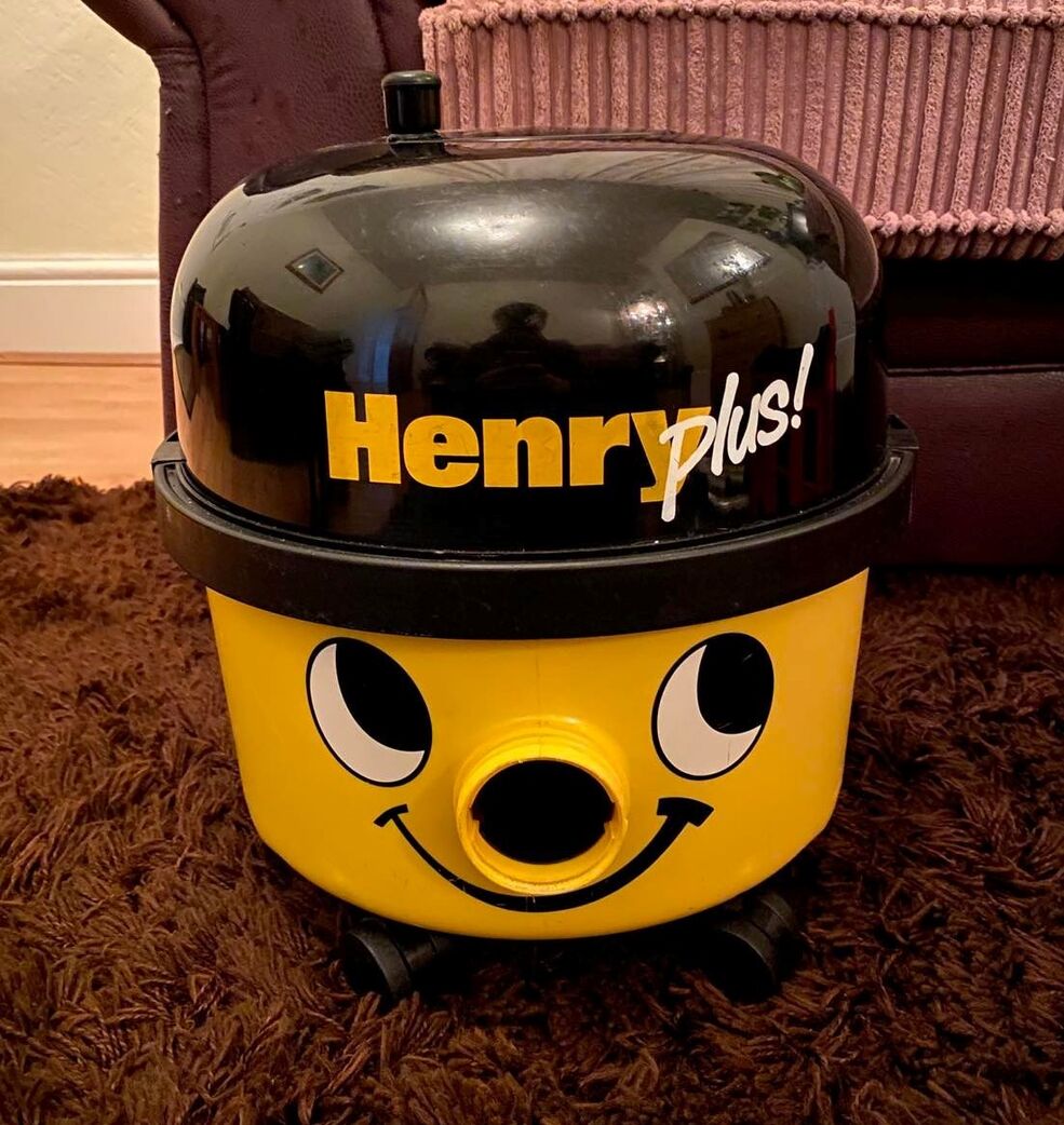 美品 ヘンリー Henry 掃除機 イエロー HVR200-22 デザイン家電の
