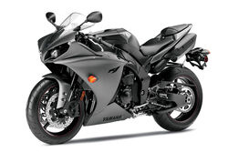 2013-yamaha-yzf-r1-05.jpg