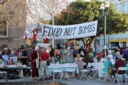 Food-not-bombs-santa-cruz-2013