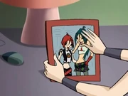 Fotografia de Mirta e Lucy na infância.