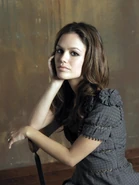 SummerRoberts-S4.jpg (464 KB)