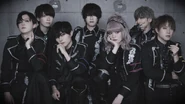Mental Error; from left to right: top: Ue Haduki (Kouta), Amamiya Eru (Panmen), Inukai Yuuhi (Leo); bottom: Aisen Rui (Sasser), Shikashigumo Shion (Takkun), Momose Ayumu (Yujimaru), Yomikawa Kaname (E~suke)