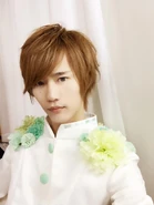 Nibansenji wearing his outfit from album 2222