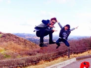 K'suke jumps with Aoi