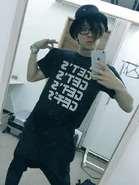 Gets models his GET'S shirt