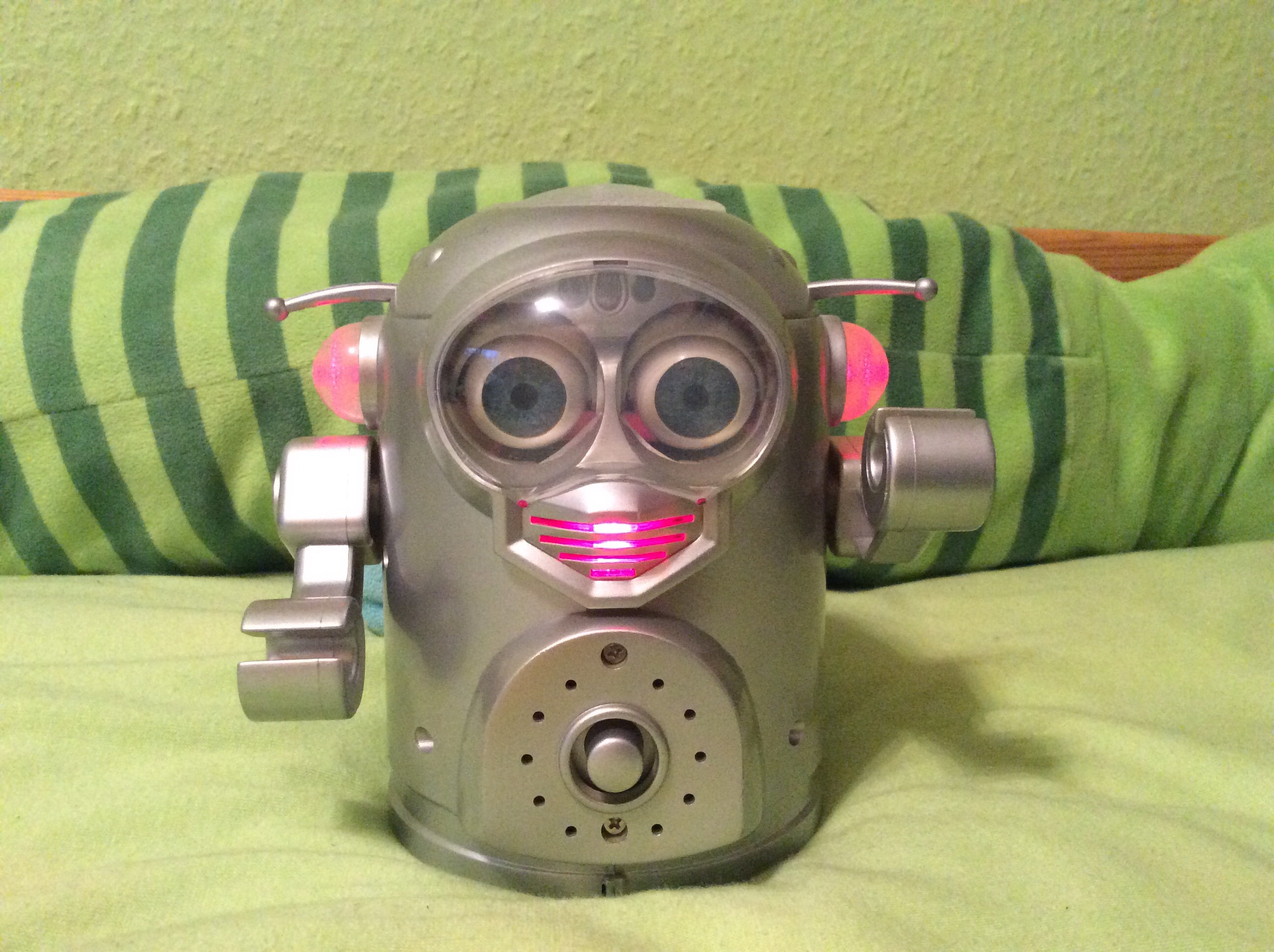 Space Robby (Furby Fake) | Official Furby Wiki | Fandom