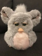 2005-Furby-Gray-Pink-Tiger-Electronics-Hasbro-Green.jpg (19 KB) A gray and neon pink furby