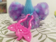 Groo-Vee's backpack clip