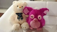464672443 1 644x461 pluszaki-maskotki-mis-i-furby-kielce.jpg (26 KB) Fake Furby plush sitting next to a teddy bear