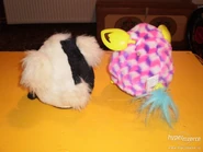 13647524-furby-slavna-elektronicka-hracka-starsi-a-novy-typ-5.jpg (389 KB) The back of a Furby Boom and a Mow Gwai