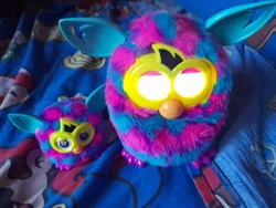 Furby 2013 Boom Sweet Heart Hasbro coeurs fuschia turquoise