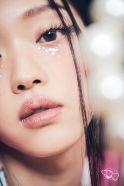 ohmygirl yooa selfish ユア サノク トレカ MV)유아(YooA)_Selfish - YouTube