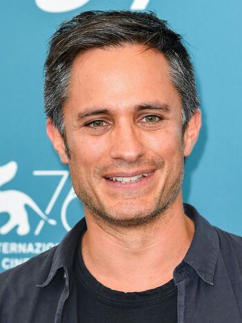 Gael García Bernal | Old (2021) Movie Wiki | Fandom