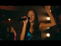 Olivia Rodrigo – traitor (live from SOUR prom) 
