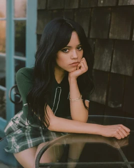 Jennaortega-1