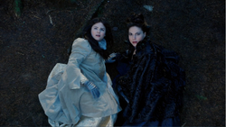 3x12 Blanche-Neige Reine Regina sol attaque singe volant