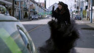 6x19 téléportation Fée Noire Fiona place centrale Storybrooke voiture verte