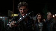 5x01 Killian Jones dague du Ténébreux Regina Mills Robin de Locksley appel commande invocation sommation