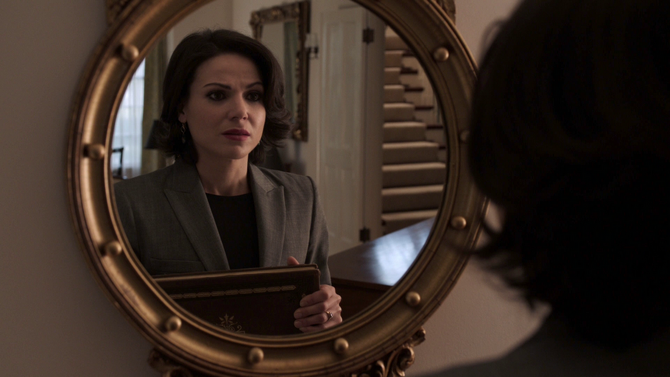 1x01 Regina Mills inquiétude livre de contes Once Upon a Time miroir maison Mills