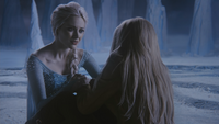 4x02 Elsa Emma Swan prison grotte caverne de glace discussion pouvoirs magiques magie