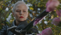 5x08 Emma Dark Swan Ténébreux Ténébreuse Cygne Noir Excalibur naissance apparition