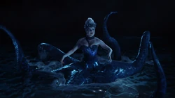 3x06 Ursula Regina.png (1,22 Mio) Regina prend l'apparence mythique d'Ursula. ("Ariel")