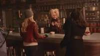 La sorcière est réticente à aider sa meurtrière
