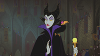 La Belle au Bois Dormant (Disney) Maléfique sceptre bâton corbeau Diablo malédiction baptême