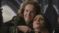 3x16 Zelena Regina jalouse rasoir