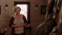 1x02 Granny Emma Swan embarassée demande partir