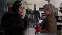 4x13 Cruella Granny refus servir café