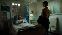 7x04 Victoria Belfrey visite hopital Weaver